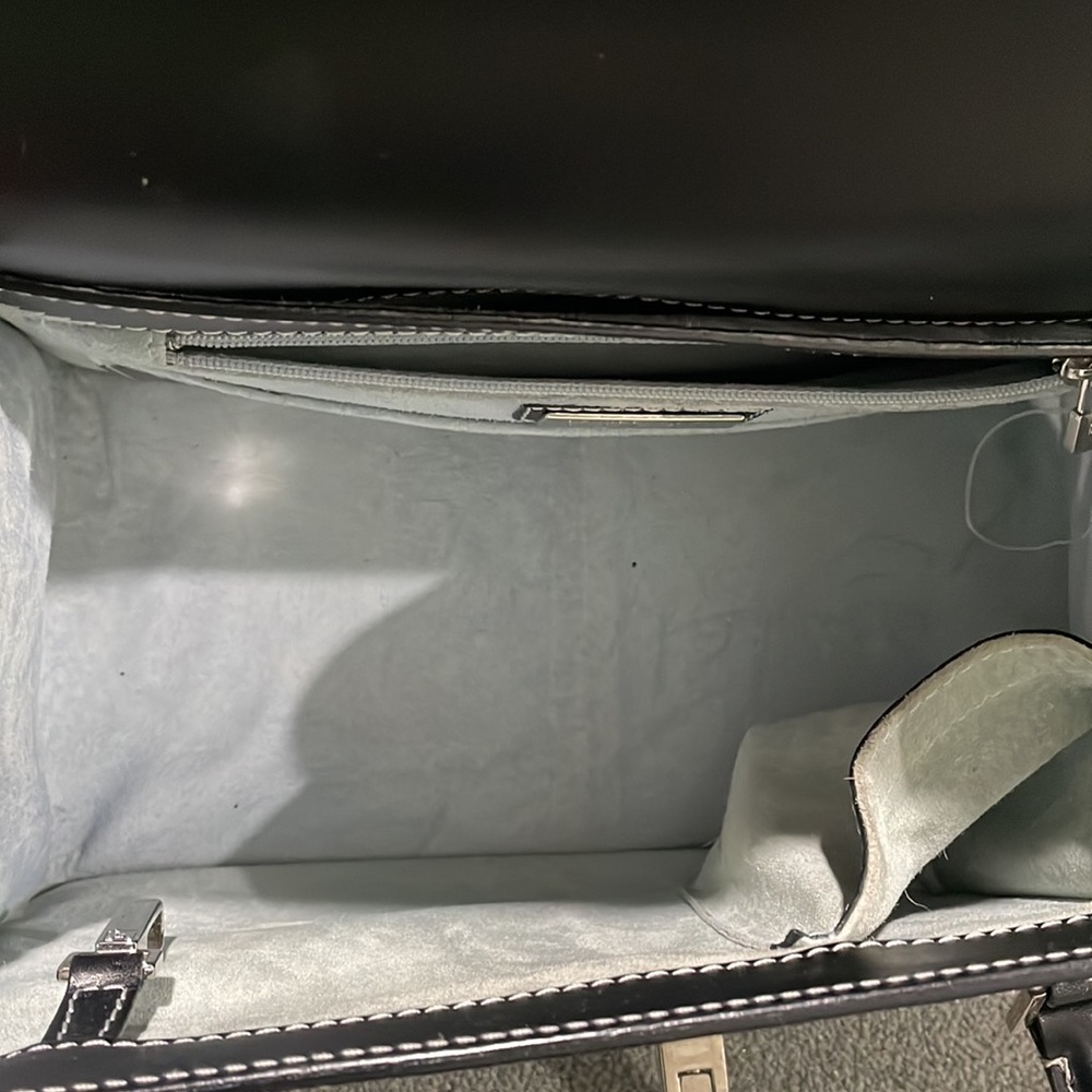 Pocketbook - Picture 4 of 11